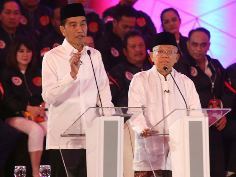 Capres dan cawapres nomor urut 01 Jokowi dan KH Ma