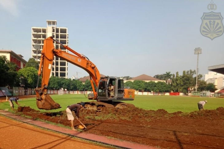 Markas klub Bhayangkara FC Stadion Perguruan Tinggi Ilmu Kepolisian (PTIK), Jakarta, sedang dalam renovasi.  