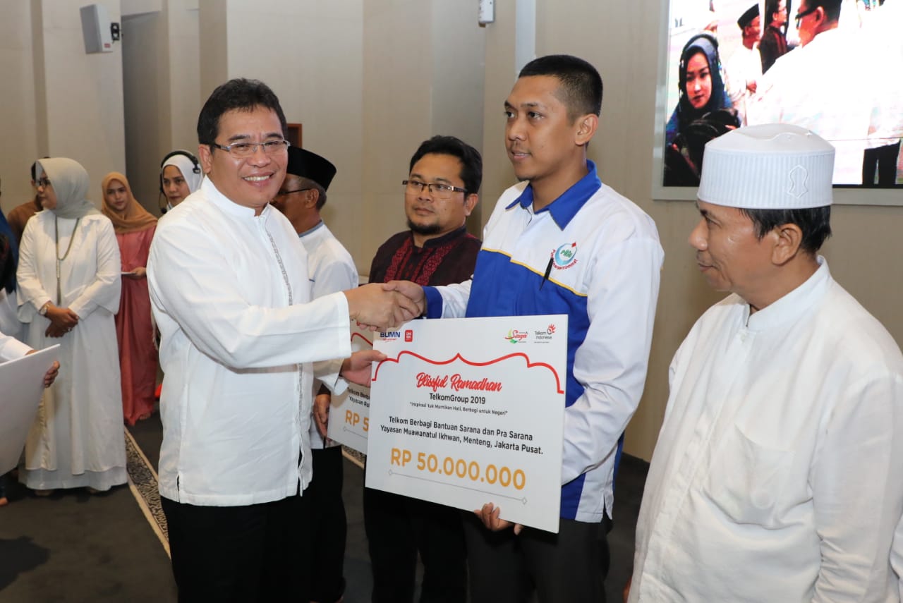 Telkom Berbagi Kebahagiaan Ramadan dengan Anak Yatim