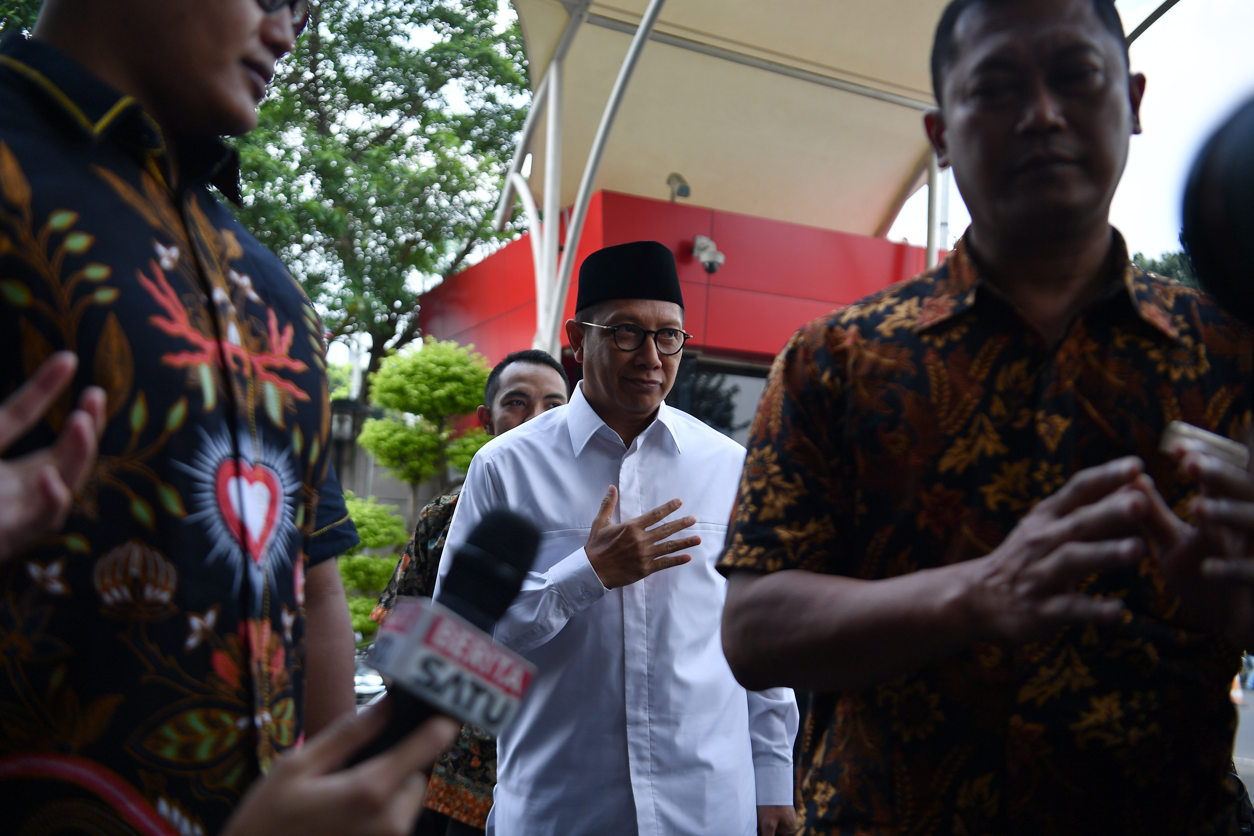 Menteri Agama Lukman hakim Saifuddin saat memenuhi panggilan KPK sebagai saksi untuk tersangka Romahurmuziy