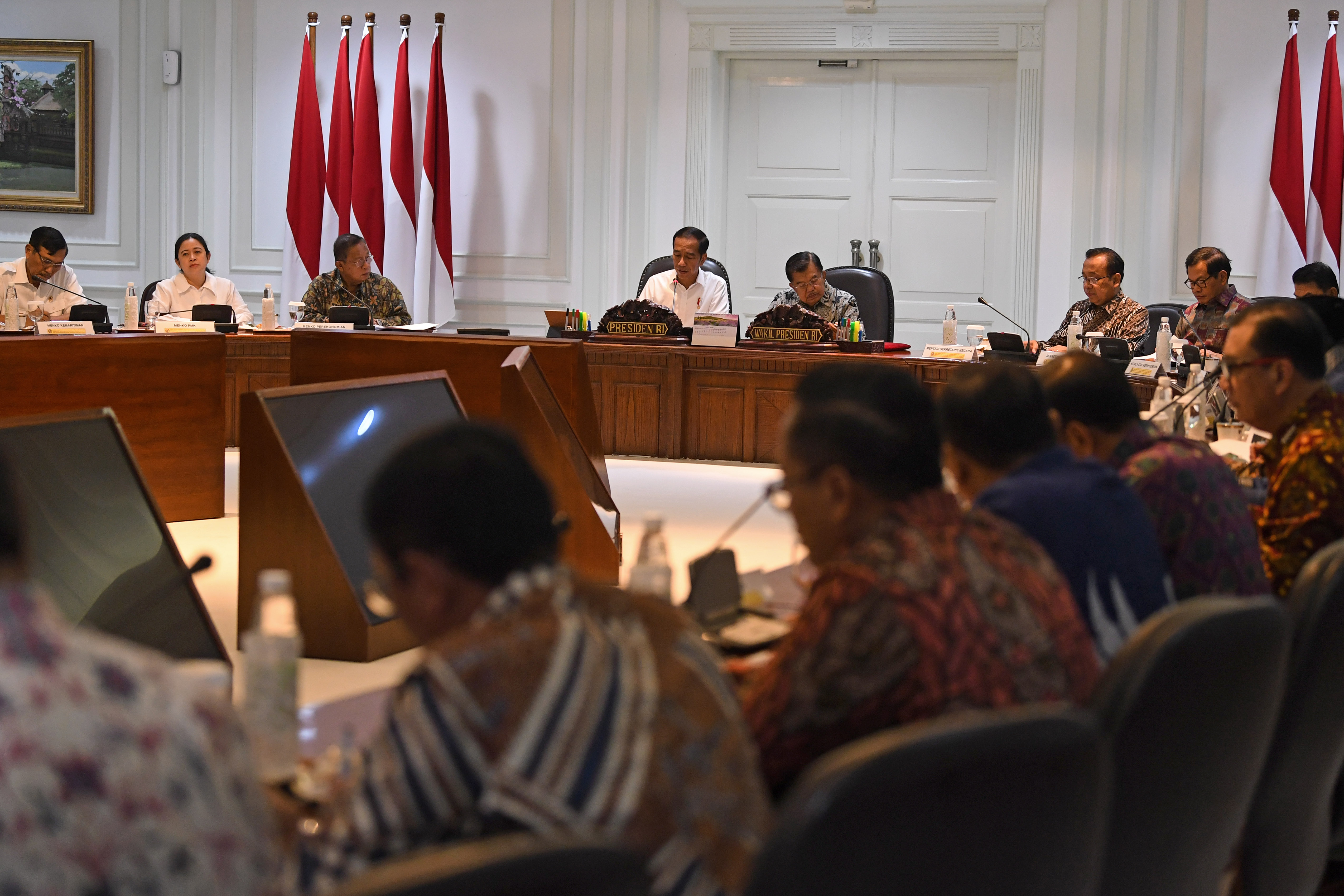 Rapat Kabinet Terbatas membahas persiapan Ramadan dan Idul Fitri.