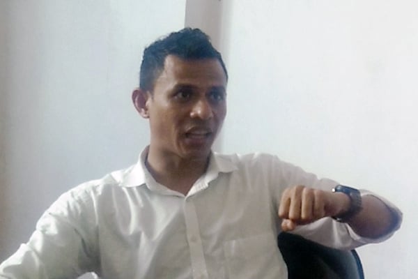 Anggota Bawaslu Provinsi Papua Ronald Manoach