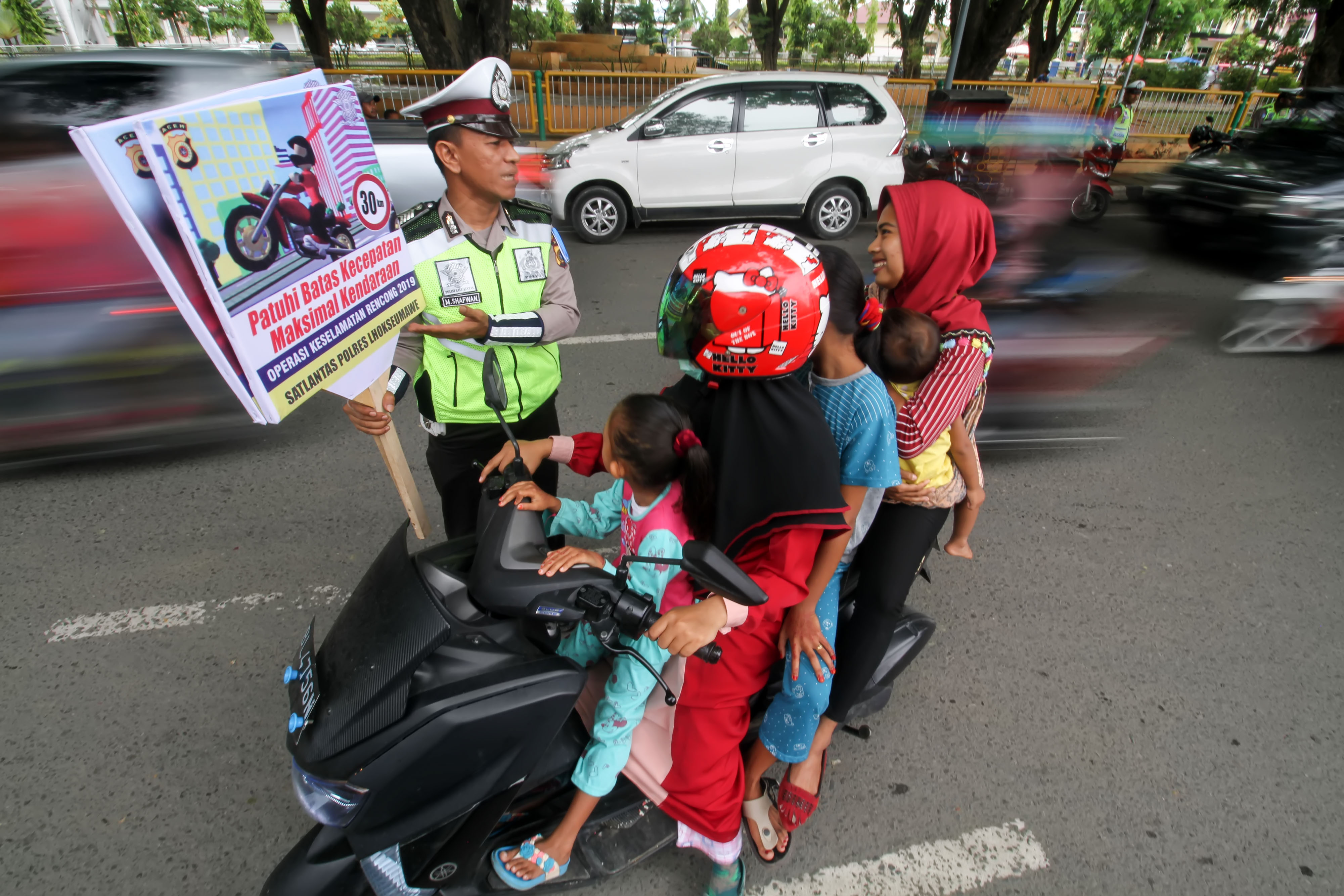 Polda Metro Jaya  menggelar giat bertajuk Operasi Keselamatan 2019 sejak Senin (29/4) hingga 14 hari mendatang