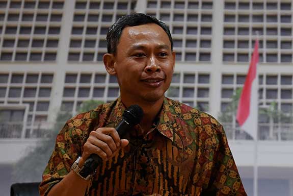  Komisioner KPU Pramono Ubaid Tanthowi 