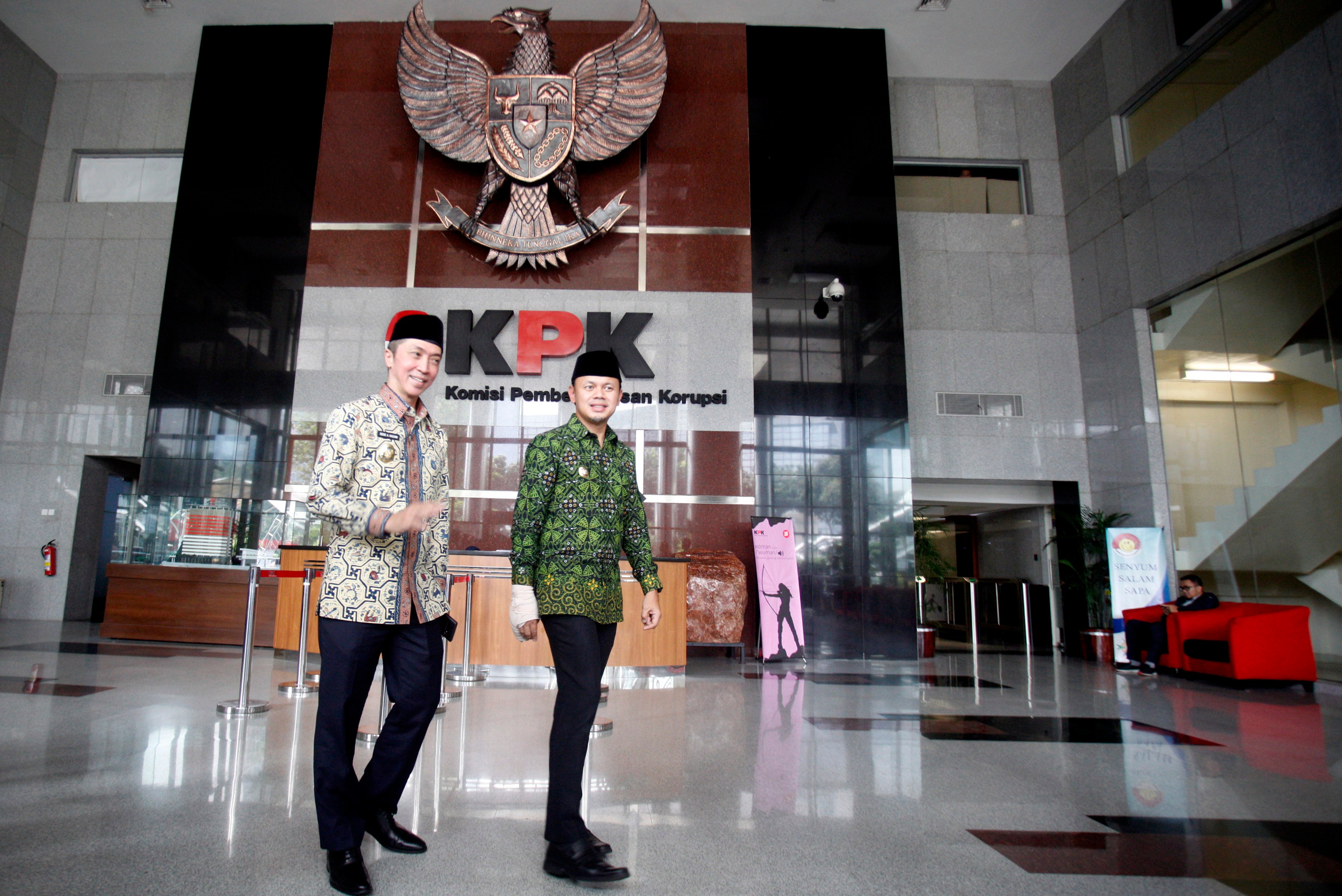 Wakil Wali kota bogor Dedie A Rachim saat mendampingi Wali Kota Bogor Bima Arya di KPK