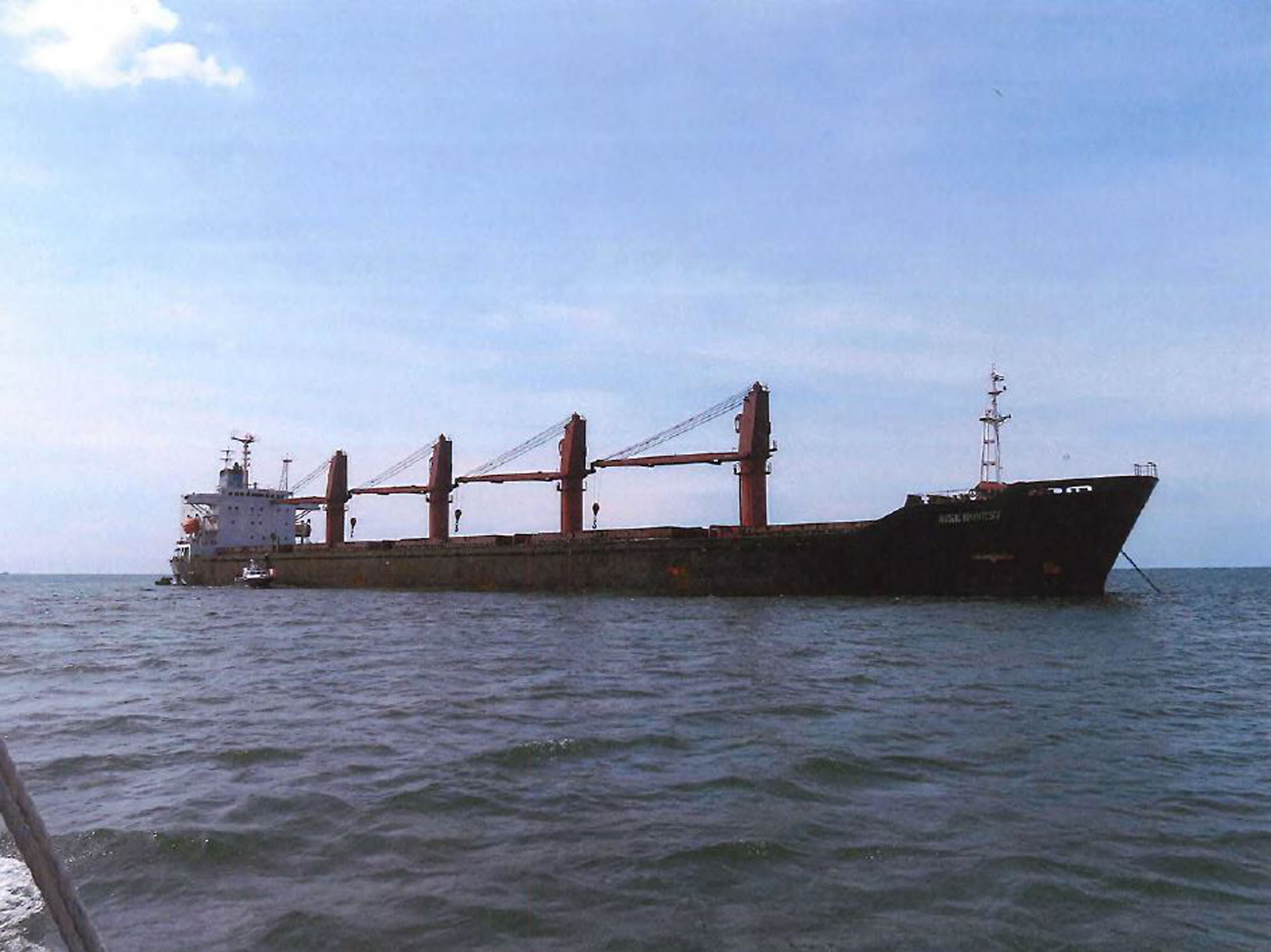 kapal kargo 