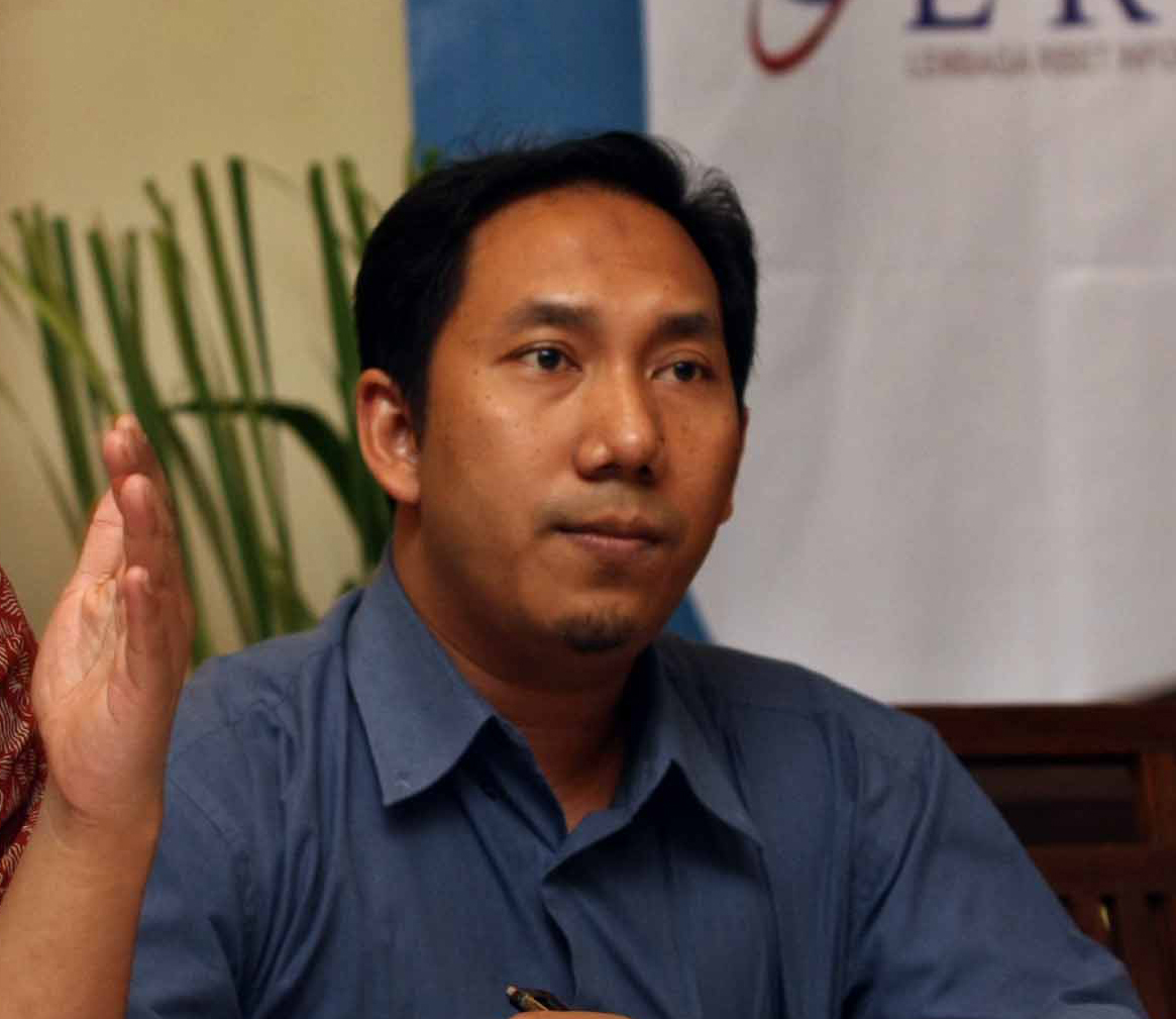 Direktur Lembaga Penelitian, Pendidikan dan Penerangan Ekonomi dan Sosial (LP3ES)