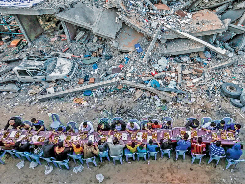 Buka Puasa di Jalur Gaza.
