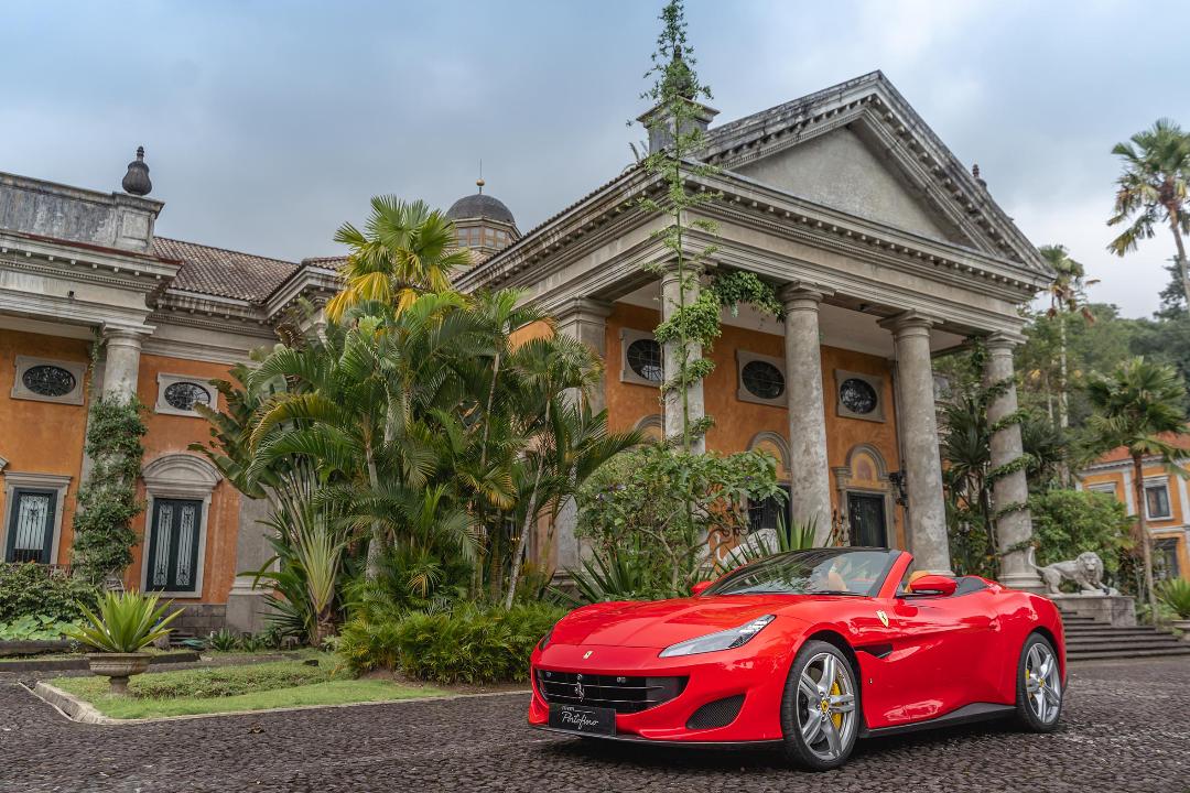 Lebih dari 10 Ferraristi ikut serta dalam acara ini.