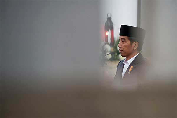 Presiden Joko Widodo menyampaikan sambutannya pada acara Peringatan Nuzulul Quran Tahun 1437 H/2016 M Tingkat Nasional di Istana Negara, Jak