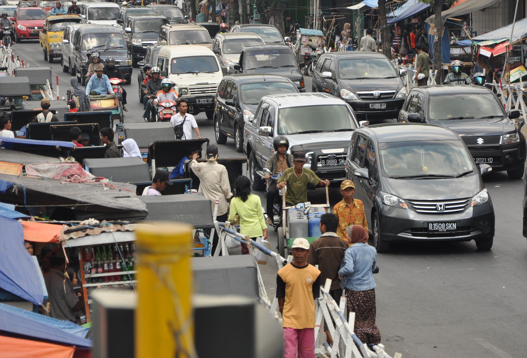 Pasar tumpah di Brebes, Jawa Tengah menjadi salah satu diwaspadai saat arus mudik tahun ini. 