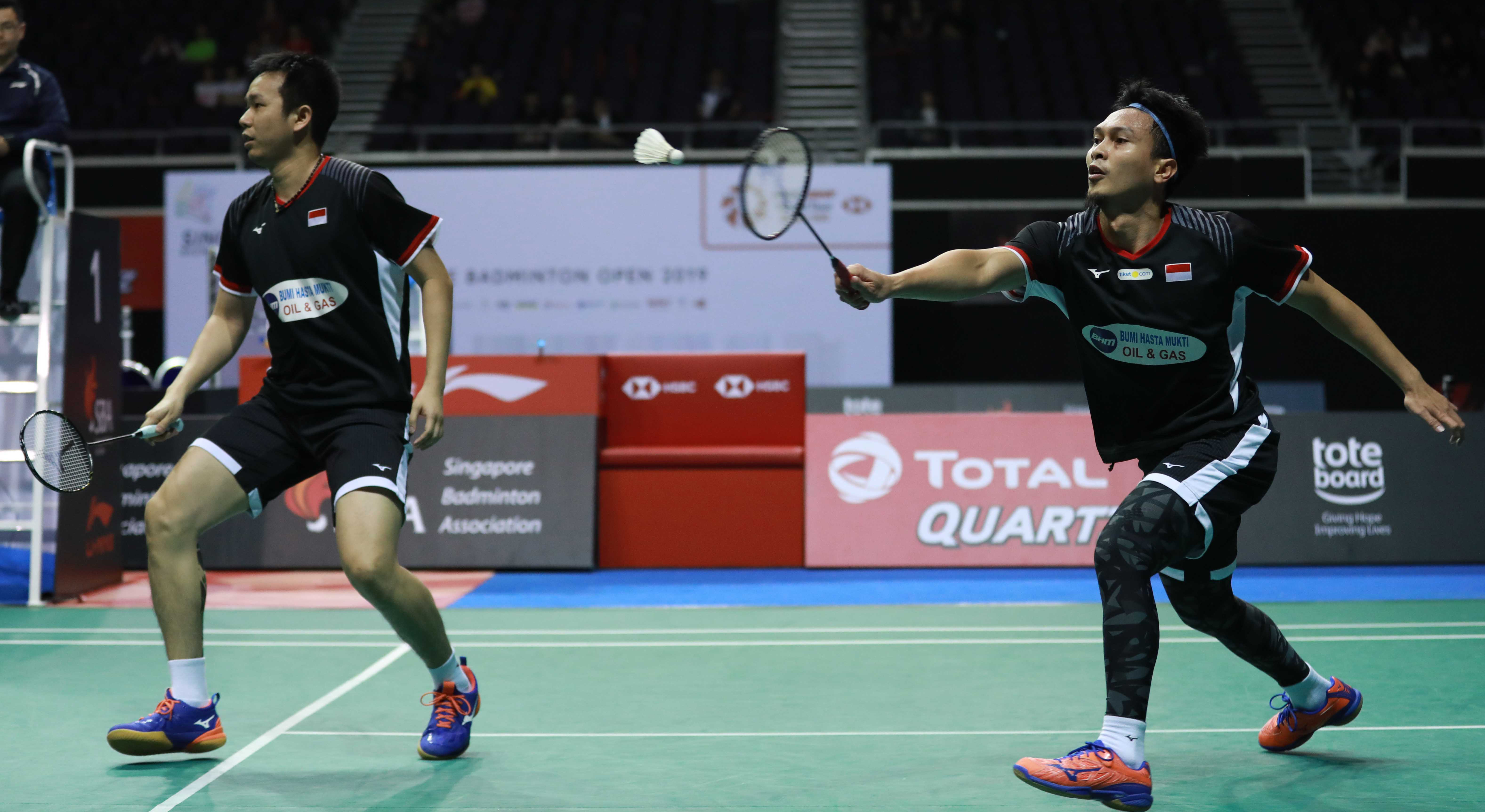 Pasangan ganda campuran Hendra Setiawan (kiri) dan Mohammad Ahsan