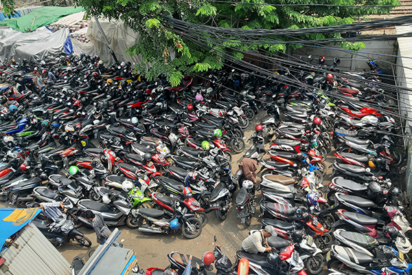 Parkir di Tanah Abang