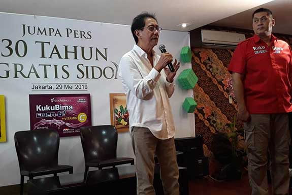 Direktur PT Industri Jamu dan Farmasi Sido Muncul, Tbk Irwan Hidayat berangkatkan 12 ribu pemudik pedagang jamu se Jabodetabek