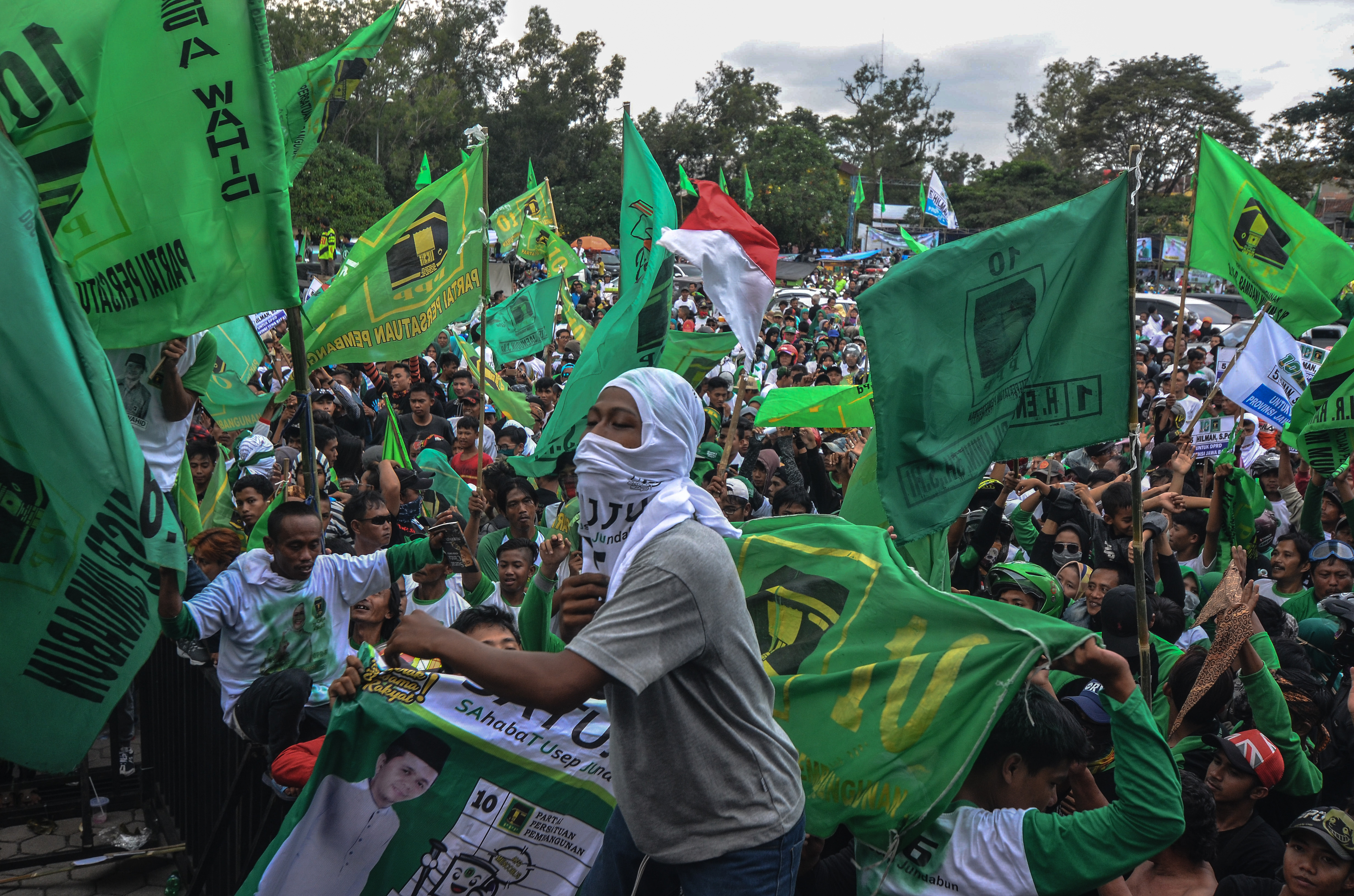 Penunjukkan Plt Ketua DPC Kota Tasikmalaya dianggap tidak sah oleh Majelis Majelis Syariah Pertimbangan dan Pakar PPP Yeyen Munawar.