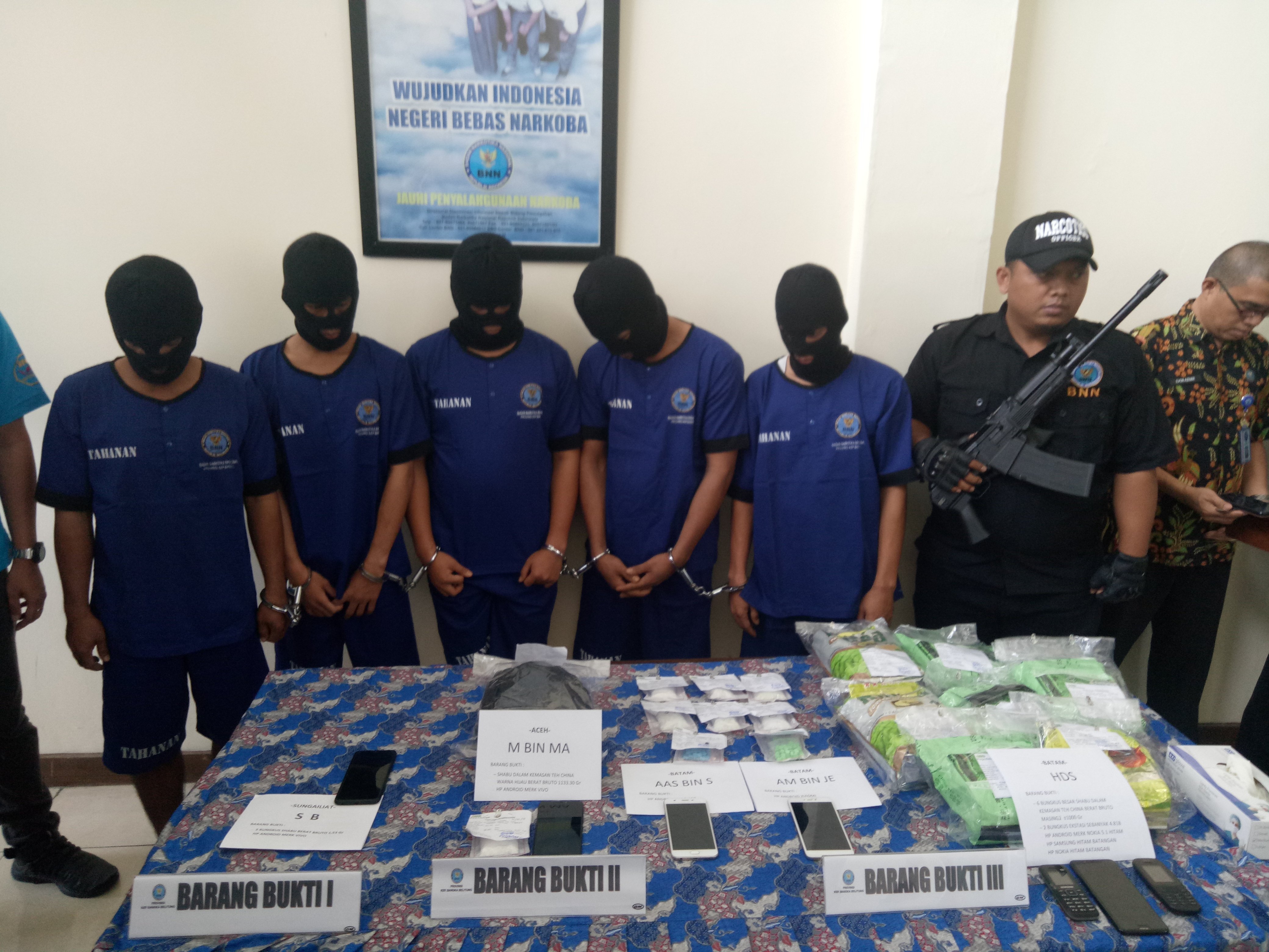 Lima kurir sabu yang ditangkap Badan Narkotika Nasional Provinsi Babel. 