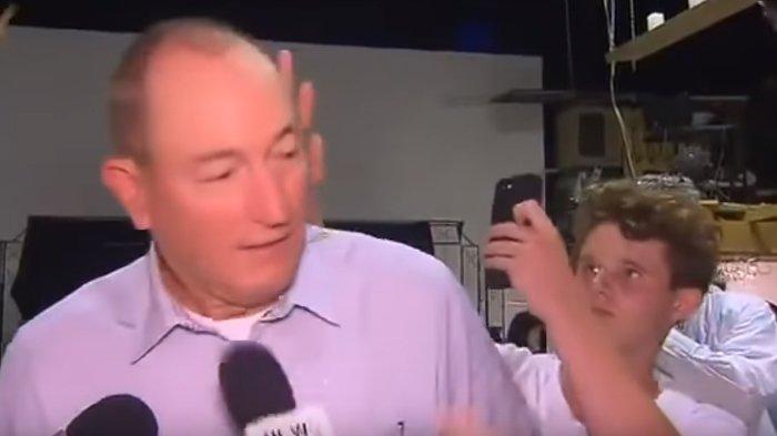 Eggboy William Commoly saat melakukan aksinya