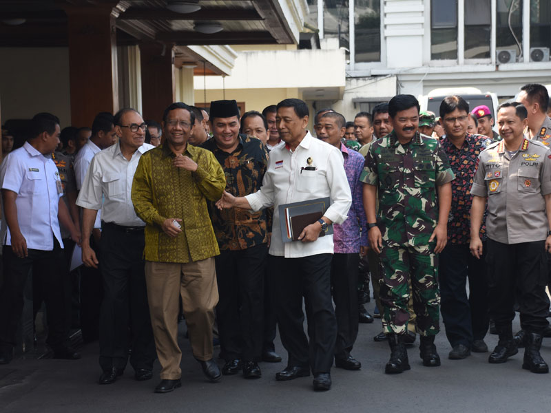 Pertemuan antara Menko Polhukam dengan Suluh Kebangsaan.