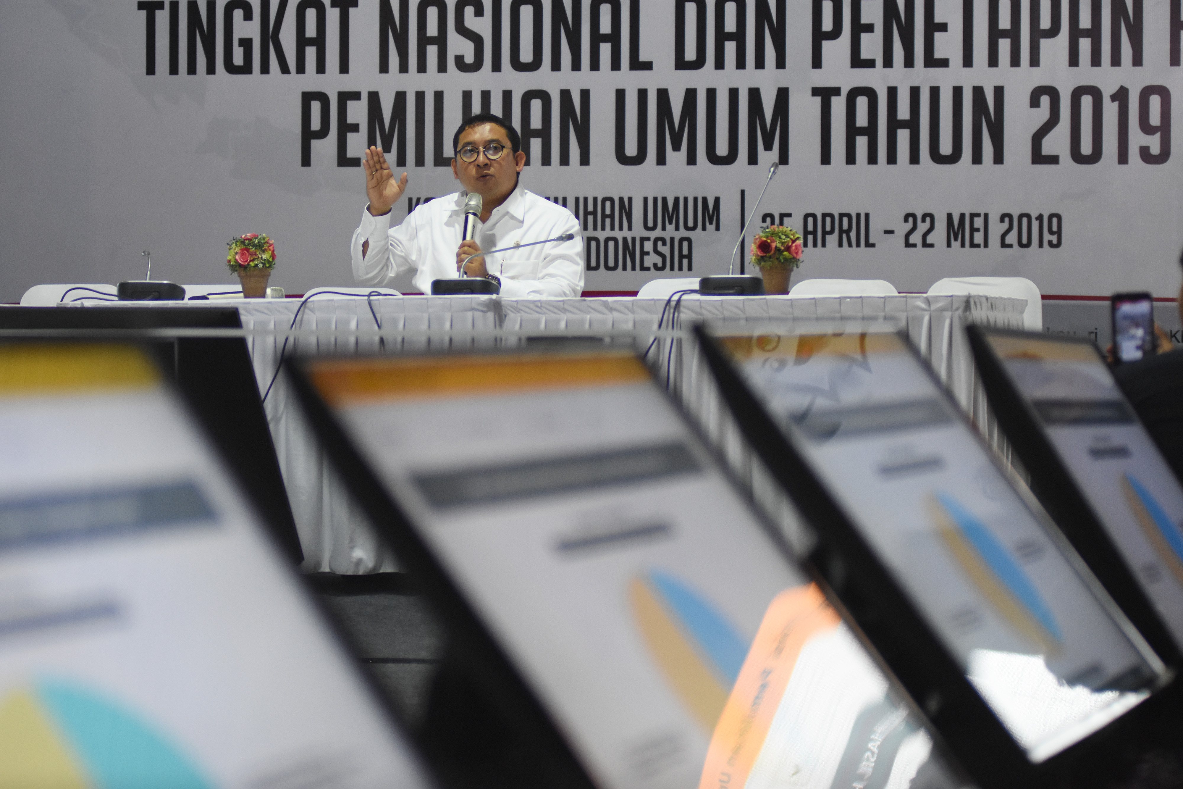 Wakil Ketua DPR RI Fadli Zon di Kantor KPU Menteng, Jakarta, Jumat (3/5).