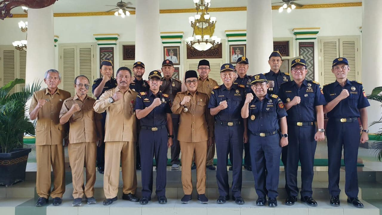 Bea Cukai dan Bupati Pamekasan Bahas Potensi Daerah