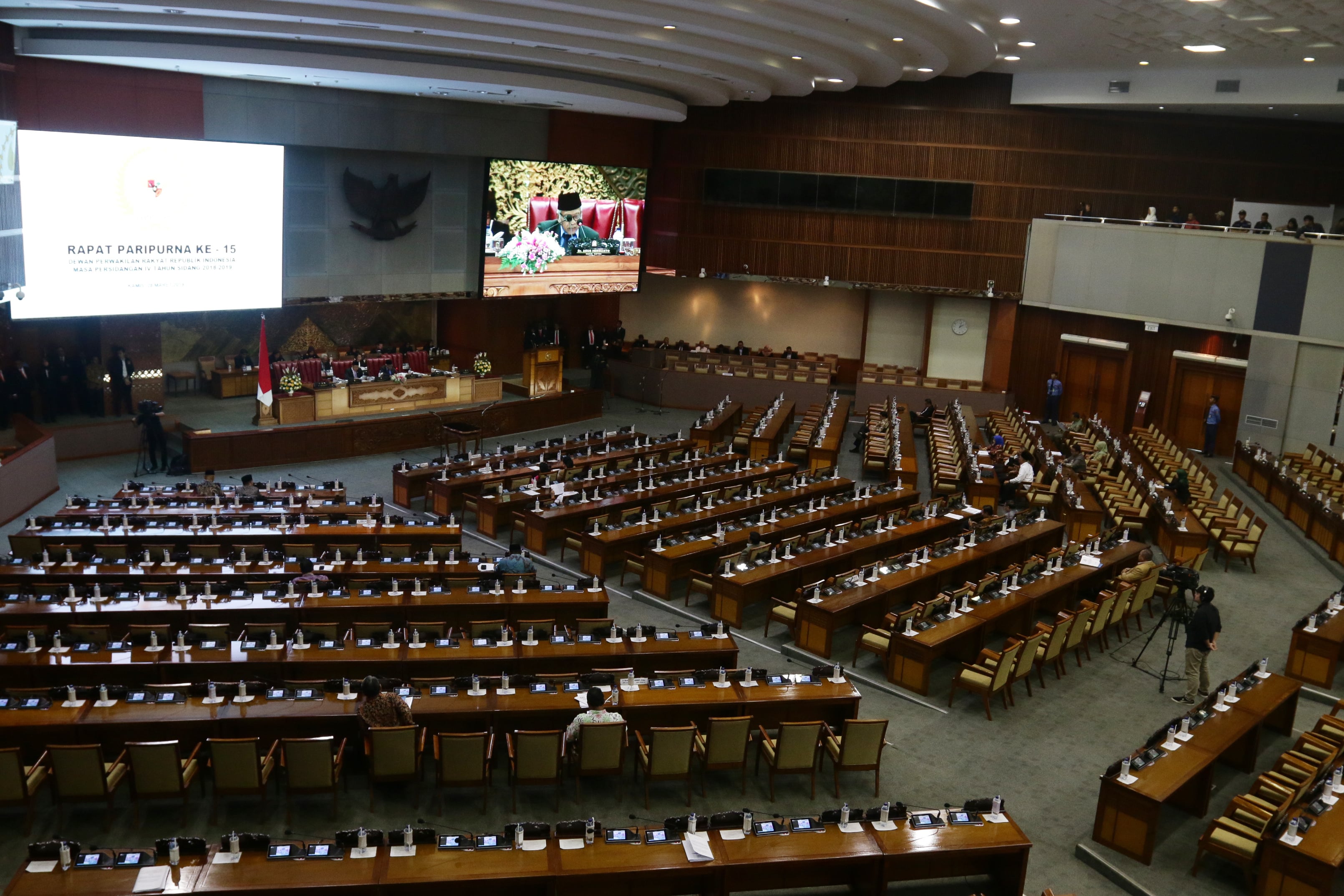 Sidang Paripurna DPR