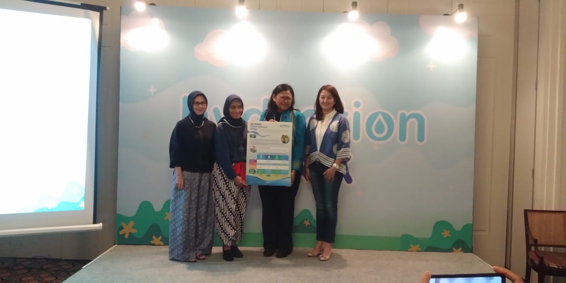 Para pembicara dalam diskusi media yang digelar Danone-Aqua di Jakarta, Selasa (14/5).