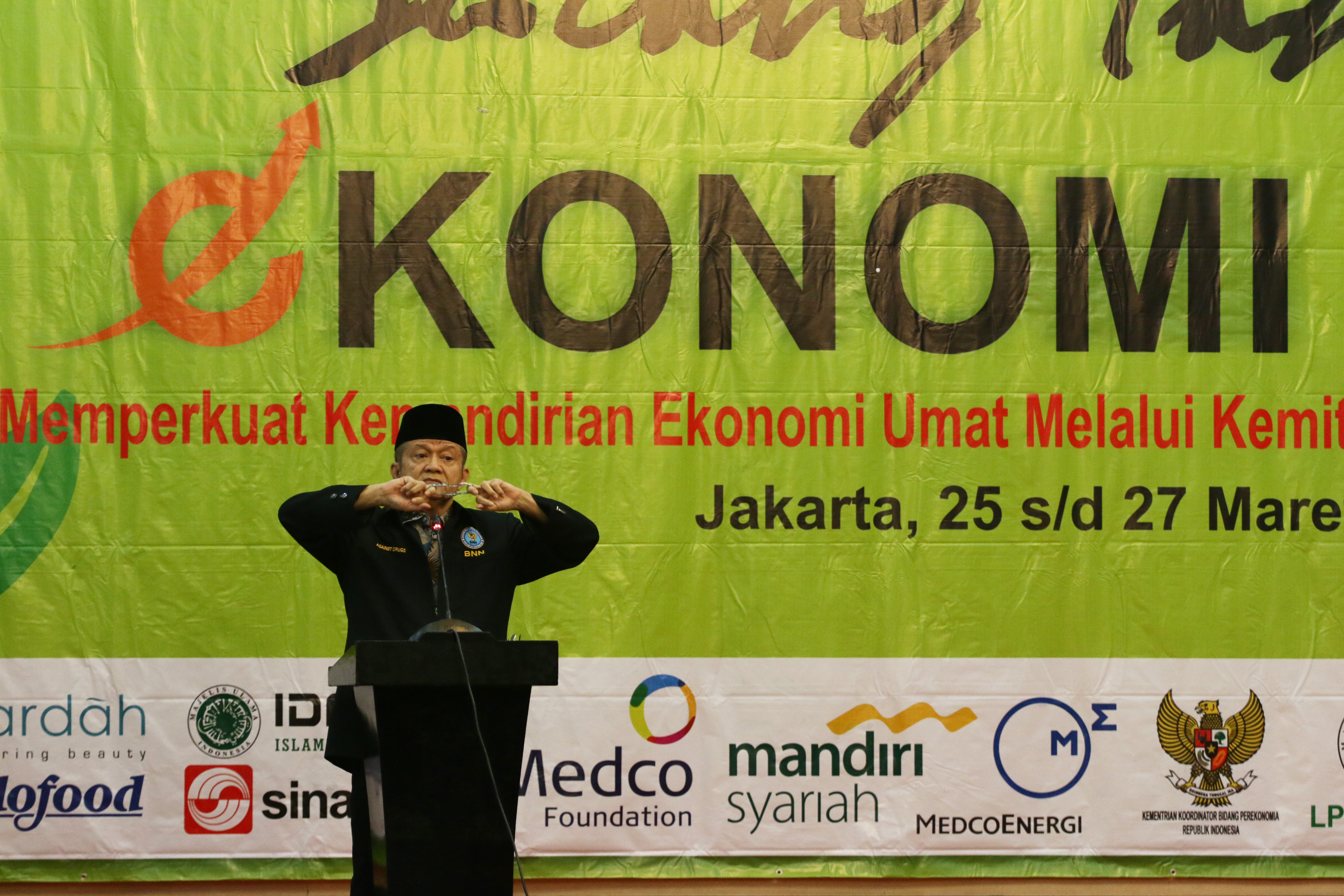 Sekjen Majelis Ulama Indonesia (MUI) Anwar Abbas memberikan paparan seusai membuka Sidang Tahunan Ekonomi Umat MUI 2019