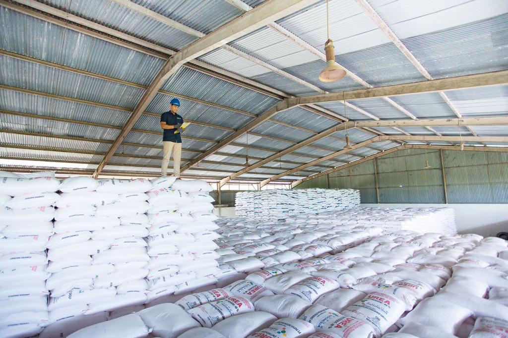 Stok pupuk di gudang milik PT. Pupuk Indonesia