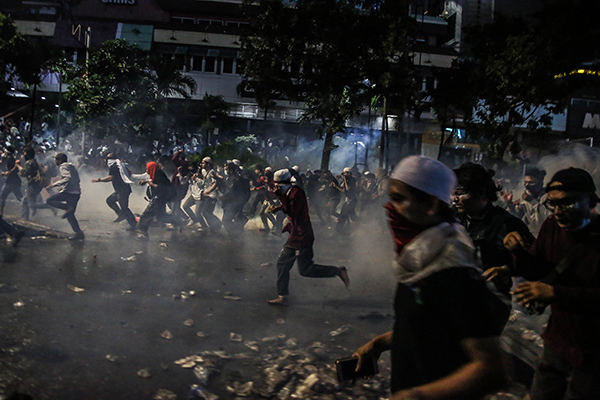Kericuhan di depan Kantor Bawaslu, Jakarta