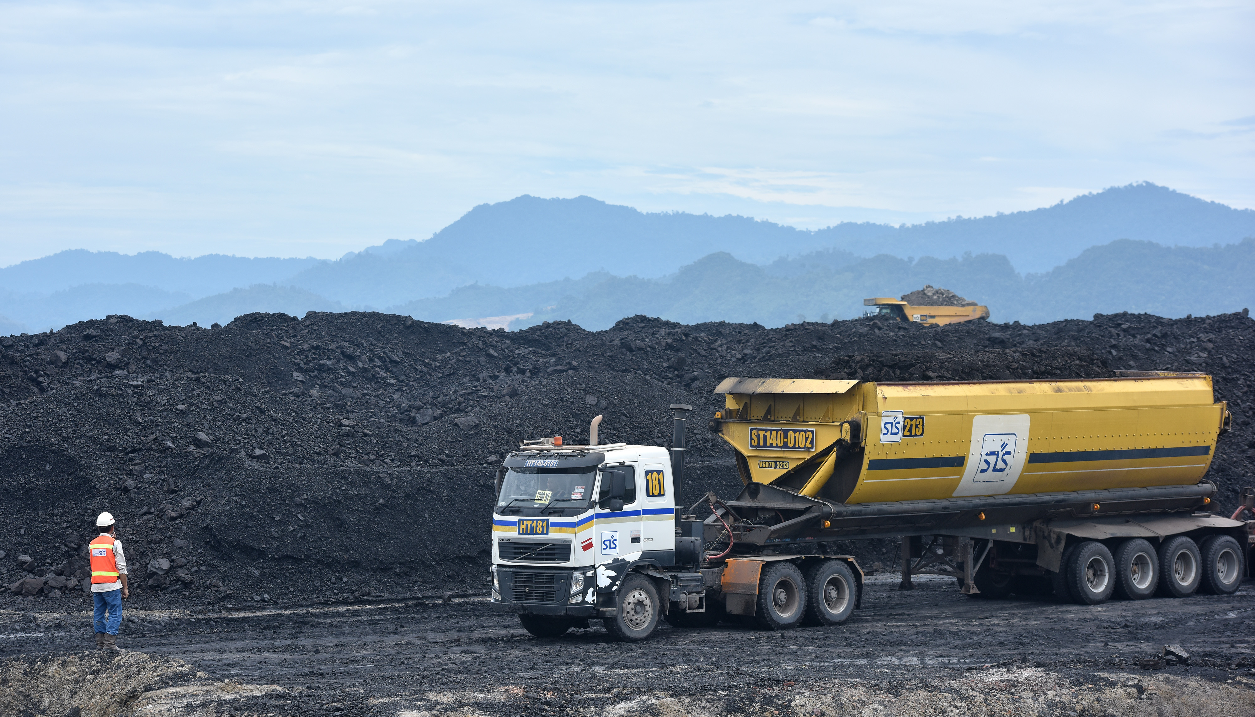 Walhi Kalsel  kembali menyerukan penolakan terhadap tambang batu bara dan industri ekstraktif dalam peringatan Hari Anti Tambang 