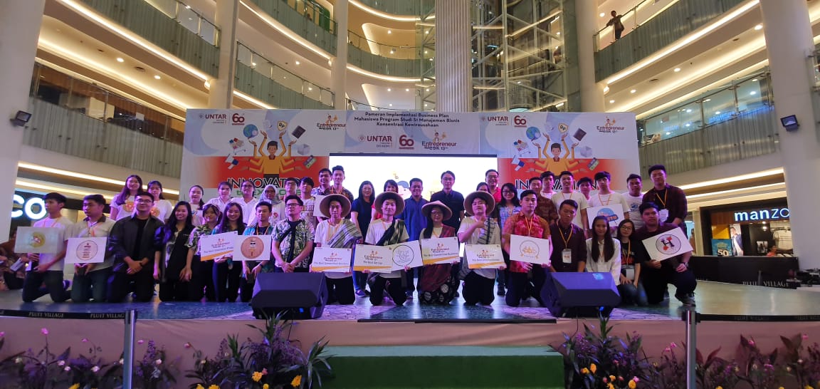 Fakultas Ekonomi Universitas Tarumanagara menggelar ajang Entrepreneur Week (EW) di Atrium Pluit Village Jakarta, 18-19 Mei. 