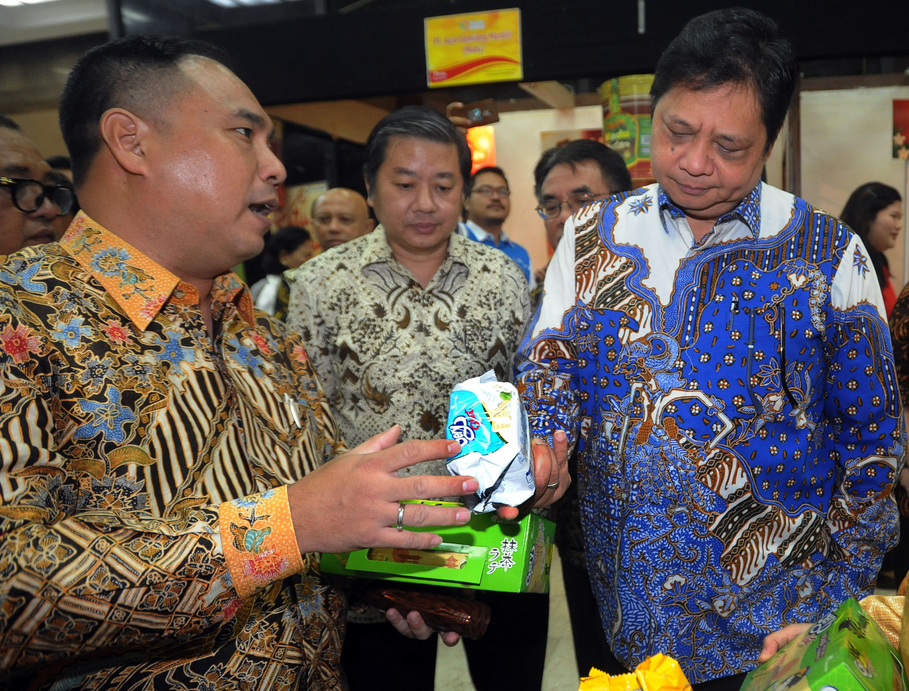 Ketua Umum GAPMMI Adhi S Lukman (kedua kiri).