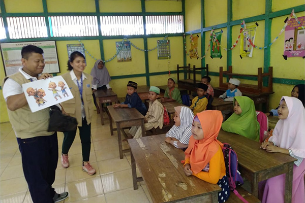 BFI Finance Peduli Pendidikan Anak Bangsa melalui Gerakan 1.000