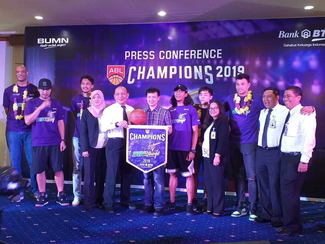 Syukuran kemenangan CLS Knights bersama sekaligus berbuka puasa bersama di Kantor Pusat Bank BTN, Jakarta, Senin (20/5).