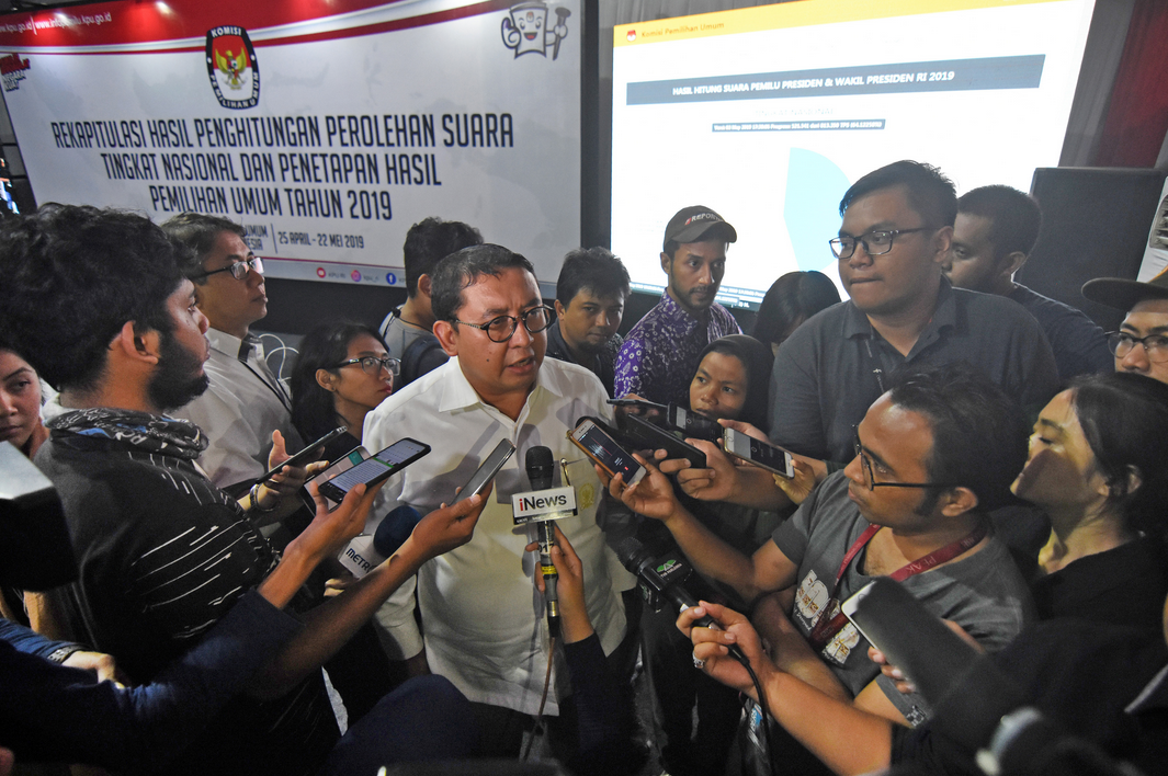 Wakil Ketua DPR Fadli Zon ketika memberikan pernyataan di Gedung KPU, Jakarta, 3 Mei silam. 