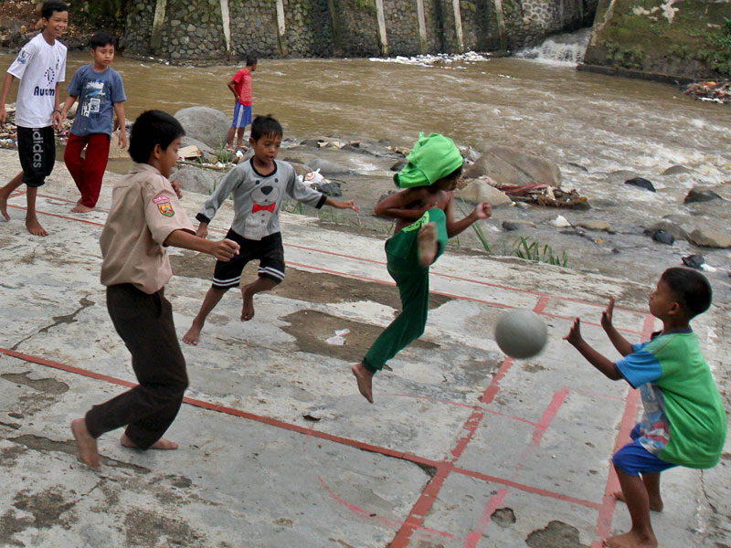 Taman bermain anak sebagai fasilitas sosial 