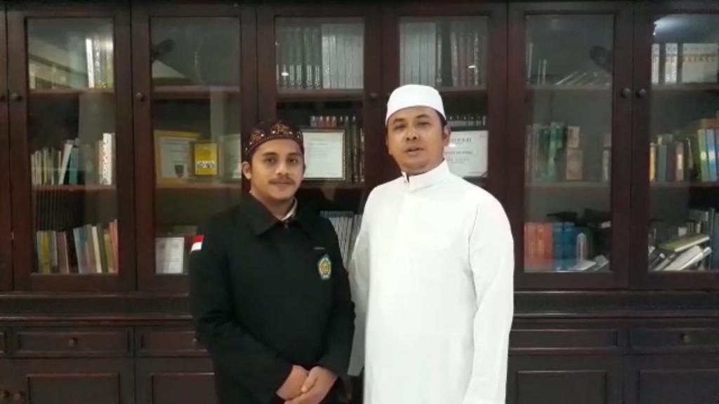 Ustaz Endang Husna bersama santrinya