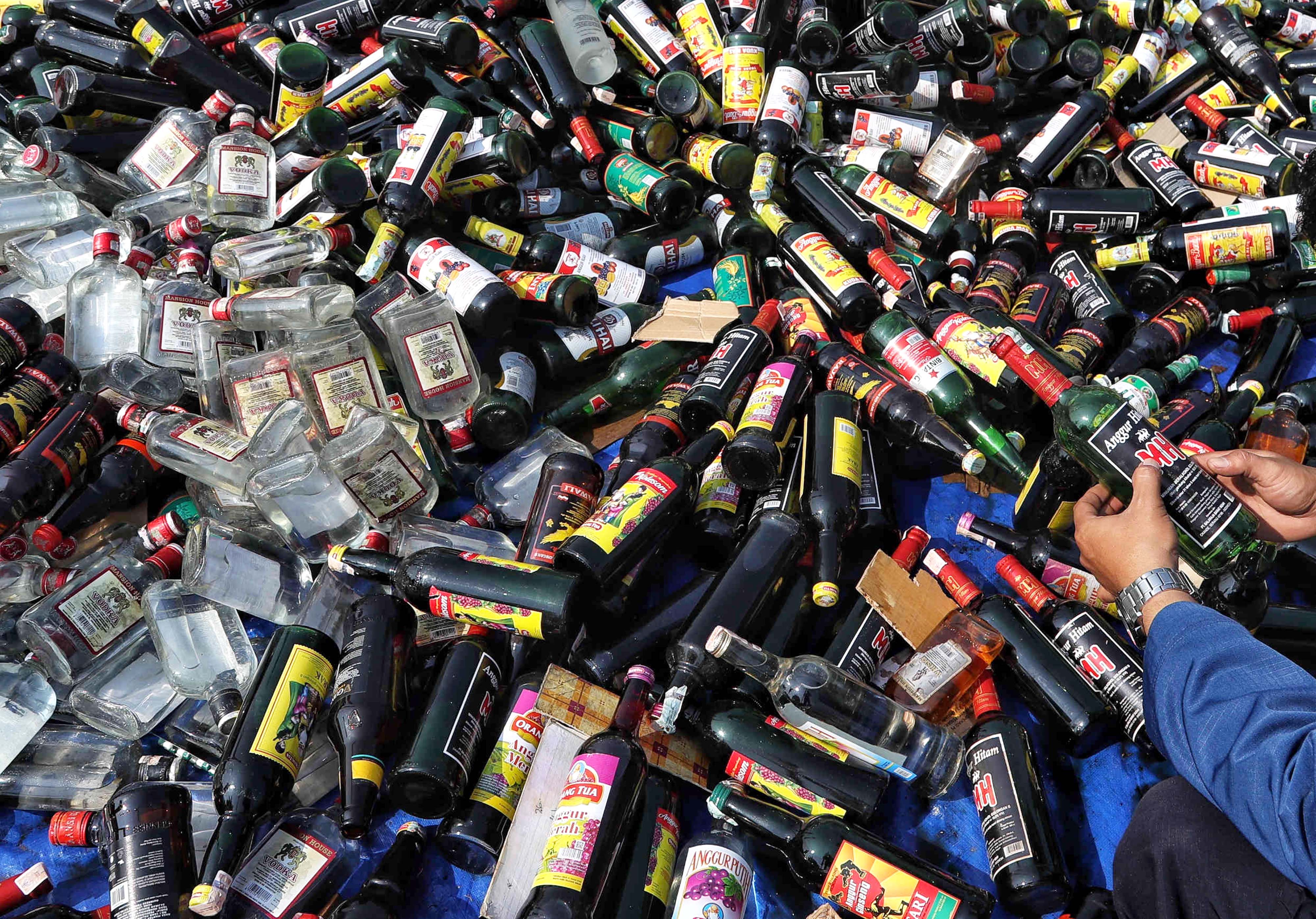 Miras yang akan dimusnahkan 