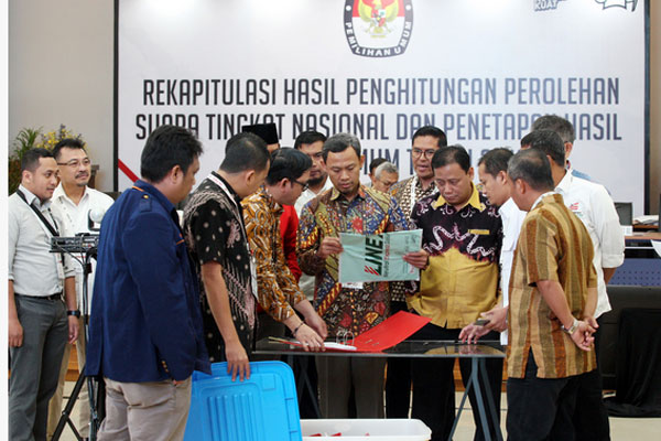 RAPAT REKAPITULASI SUARA PEMILU LUAR NEGERI  