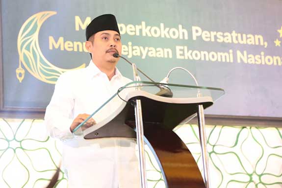 Mardani H Maming (Ketua Umum Apkasi dan mantan Bupati Tanah Bumbu, Kalimantan Selatan).