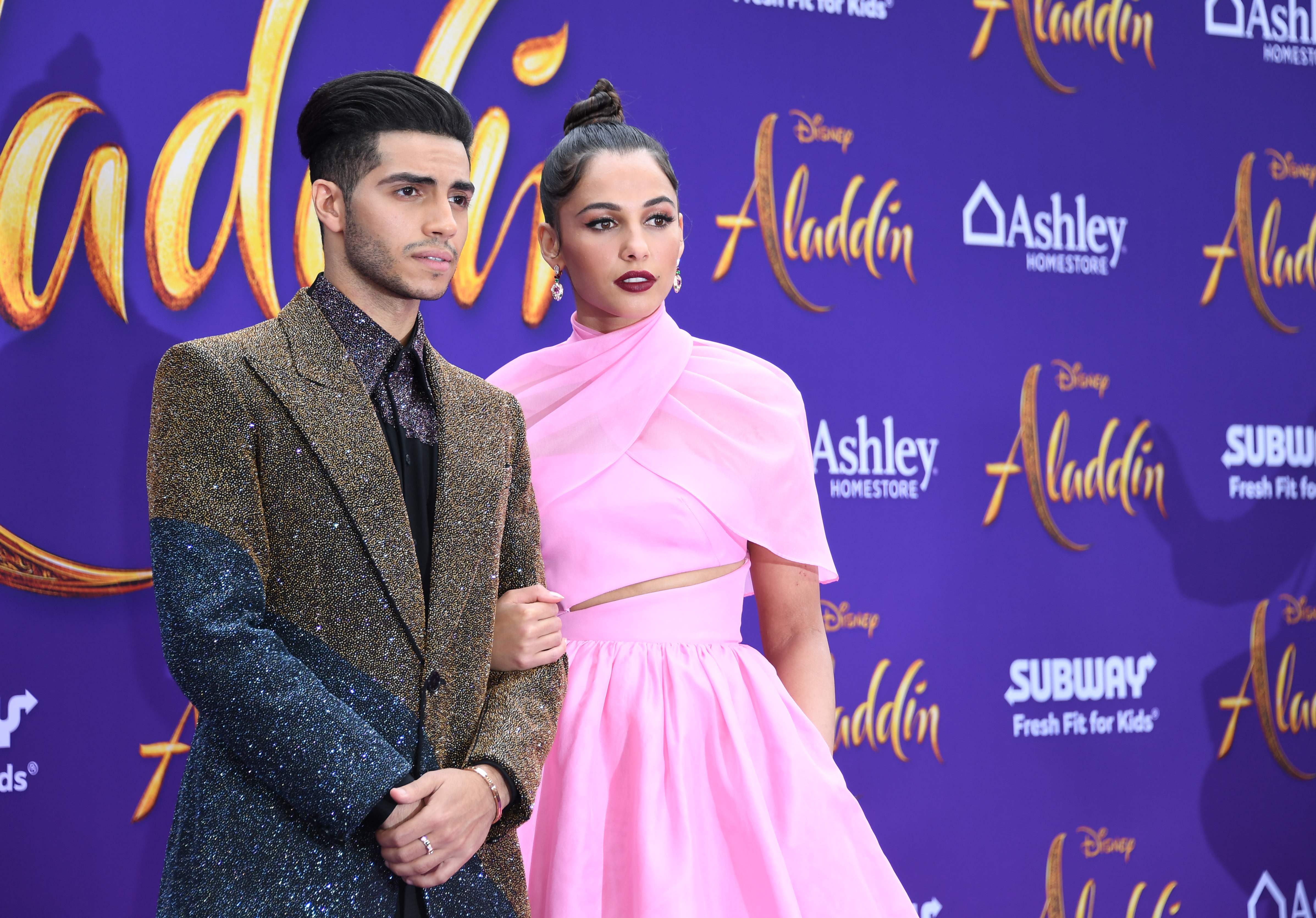 Aktor Mena Massoud dan aktris Naomi Scott menghadiri pemutaran perdana film Aladdin di Hollywood.