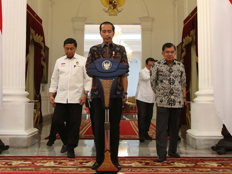  Presiden Joko Widodo didampingi Wapres Jusuf Kalla menyampaikan keterangan terkait dengan kerusuhan pascapengumunan hasil Pemilu 2019