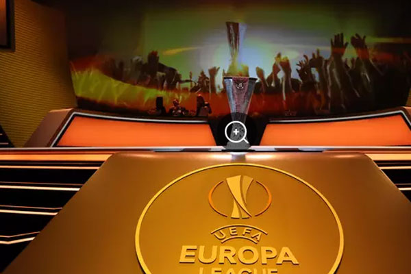 ilustrasi tropi Liga Europa