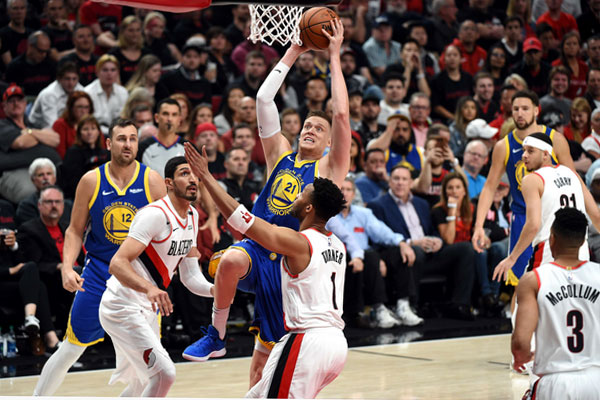 GOLDEN-STATE-WARRIORS-V-PORTLAND-TRAIL-BLAZERS