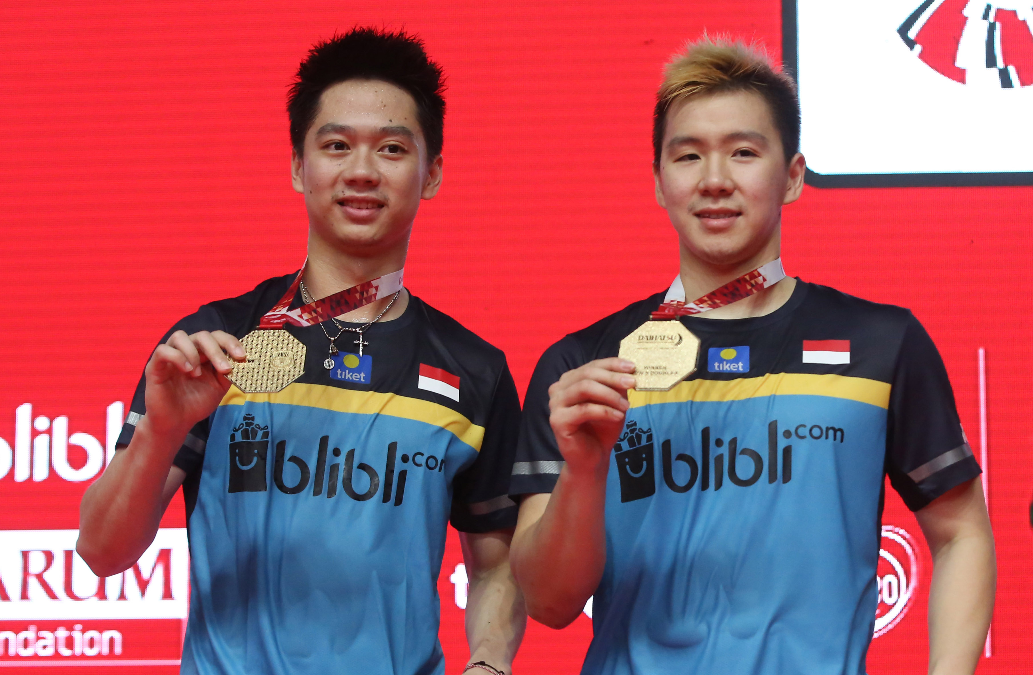 Ganda putra Indonesia Marcus Fernaldi Gideon (kanan) dan Kevin Sanjaya Sukomuljo