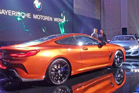 All-New BMW Seri 8 Coupé semakin disempurnakan dengan sejumlah fitur berkualitas tinggi.