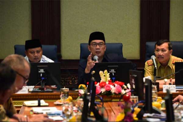 Gubernur Jawa Barat Ridwan Kamil dan jajarannya