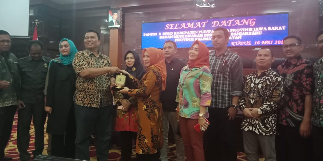 Pansus B DPRD Purwakarta studi banding ke Kudus untuk belajar tata kelola pasar