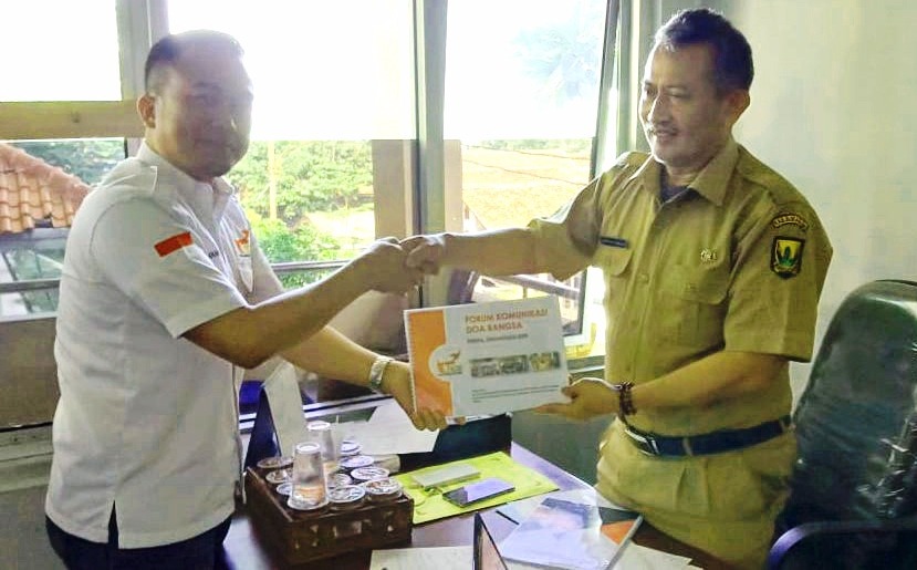 Penyerahan laporan program kerja