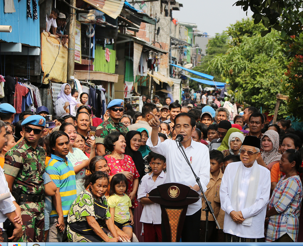 Jokowi-Amin deklarasi kemenangan di Kampung Deret, Tanah Tinggi, Johar Baru, Jakarta Pusat, Selasa (21/5).